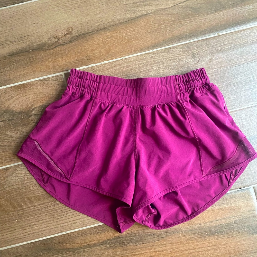 Women’s Hotty Hot Low-Rise Lined Short 2.5" size 4 in purple